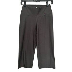 Nike women cropped wide legs yoga‎ pants size XS
